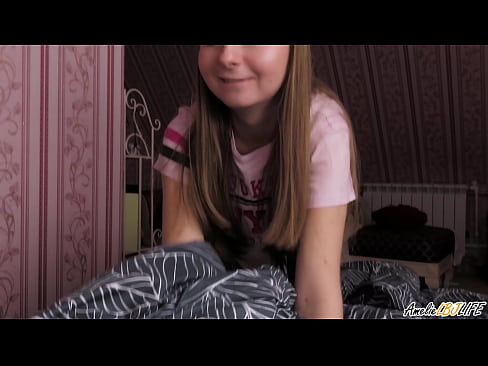 ❤️ Blondie uning BFF ning chuqur so'radi va uning og'ziga Jum oladi Super seks uz.hentai-for.ru